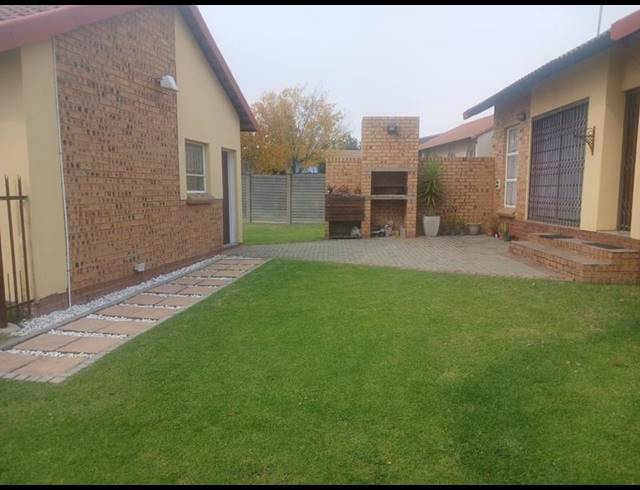 3 BEDROOM HOUSE FOR SALE IN SECUNDA